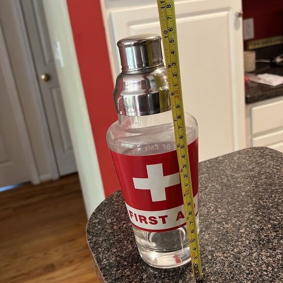 First Aid cocktail shaker - Picture 7 of 7